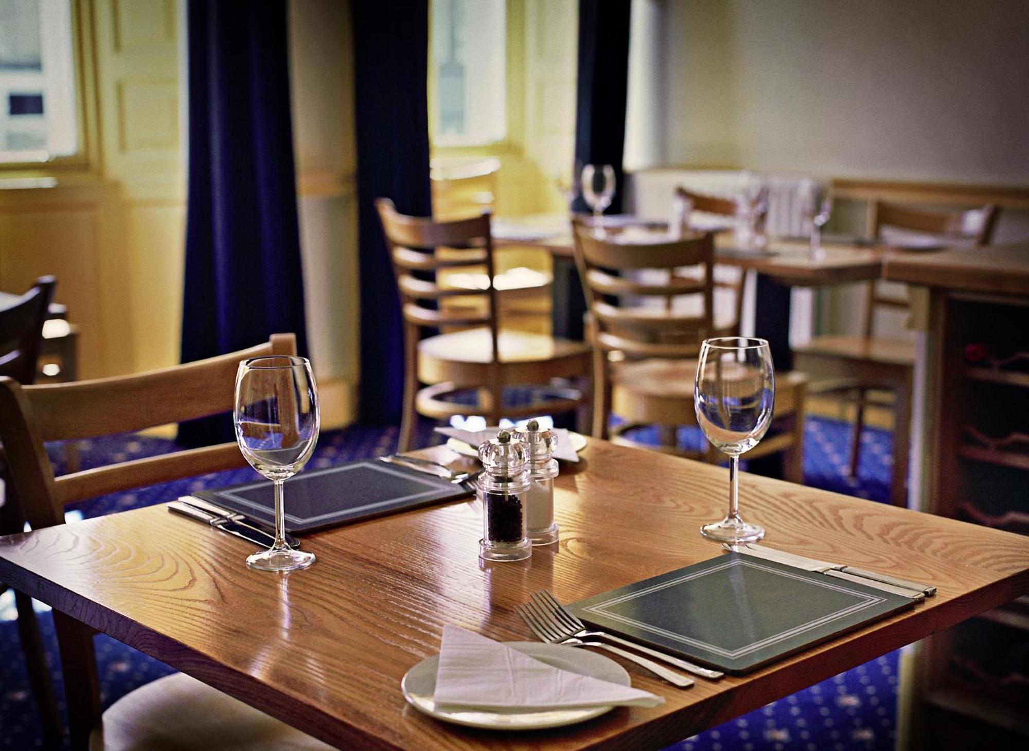The Spread Eagle Hotel Джедбърг Екстериор снимка